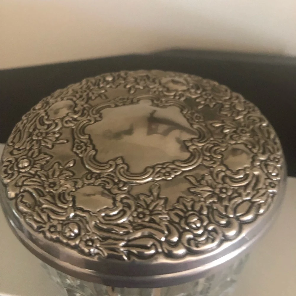 Decorative Vintage Italian Cry Jewelry Trinket Dish with Ornate Silver-Tone Lid